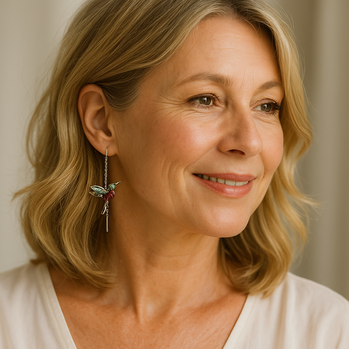 Kolczyki ozdobione emalią i cyrkoniami